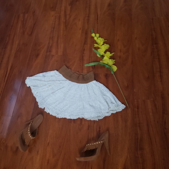 Juniors Summer White Knit Mini Skirt - Picture 6 of 8